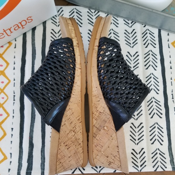 🆕️ Baretraps Women wedge - Picture 5 of 8